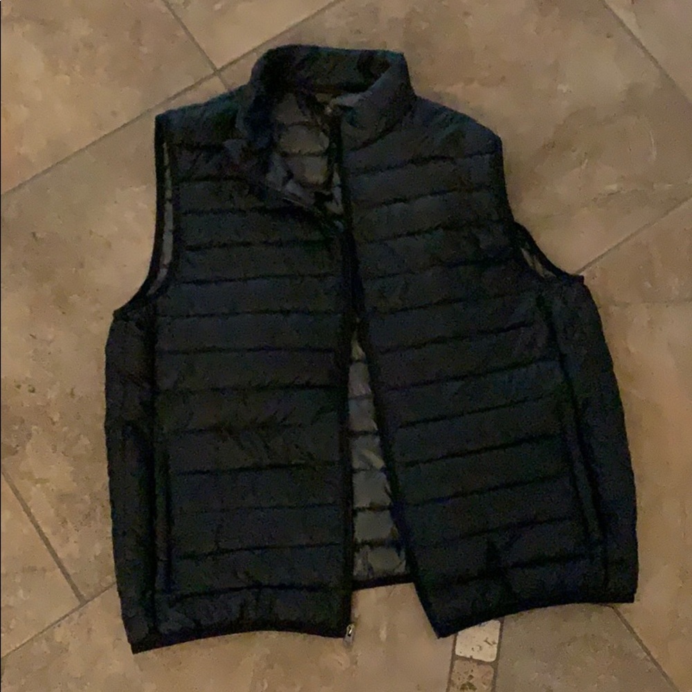 Lightweight all black puffer vest